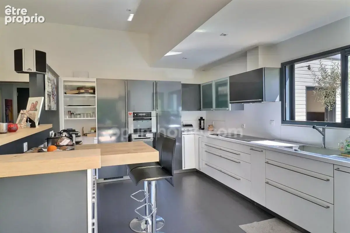 ORVAULT « La Forêt » — Villa d'architecte contemporaine en plain-pied total (197 m²) & piscine chauffée - photo 8