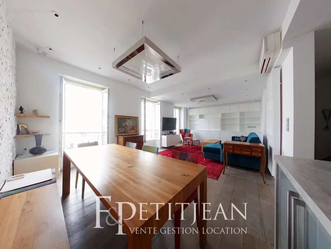 Appartement à PARIS-7E