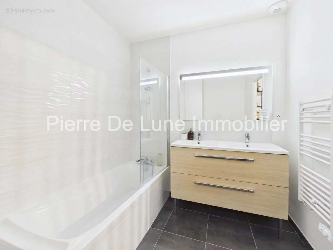 Appartement à SATHONAY-CAMP