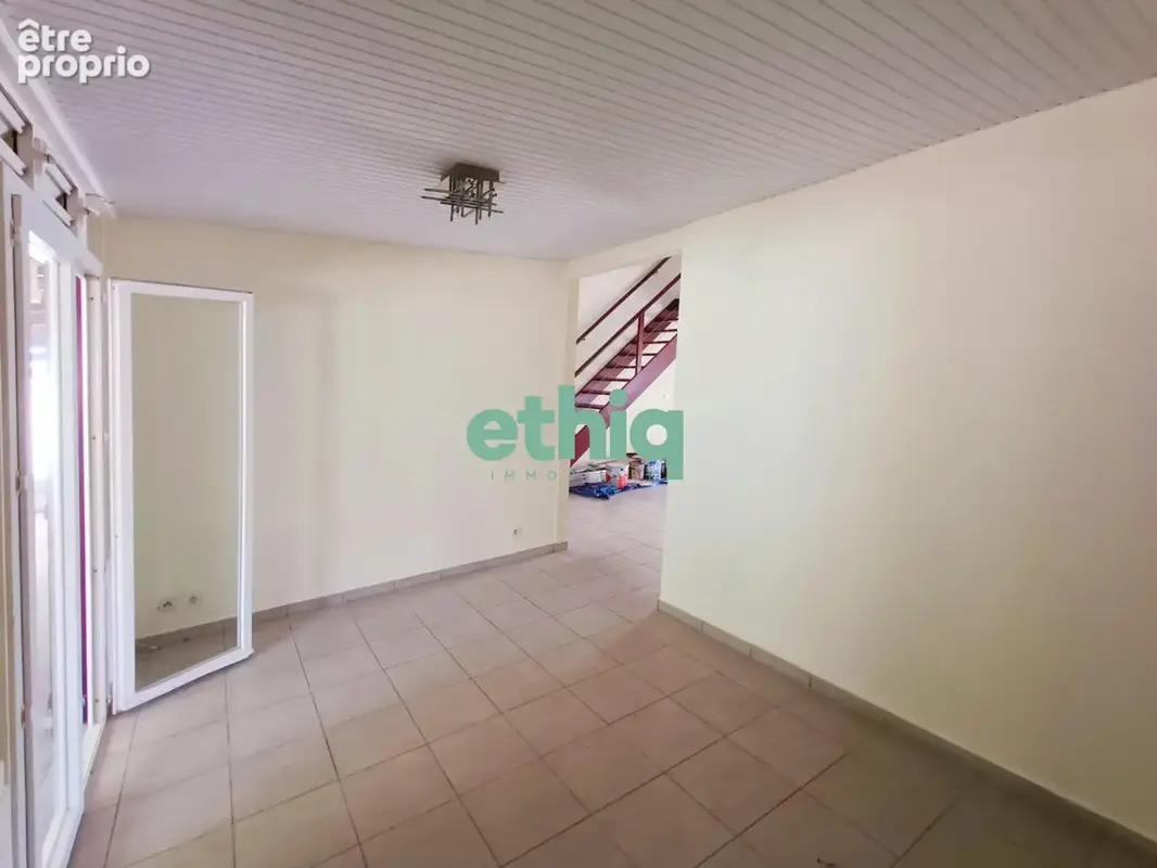 Maison 98 m² à Sainte-Rose  - photo 4