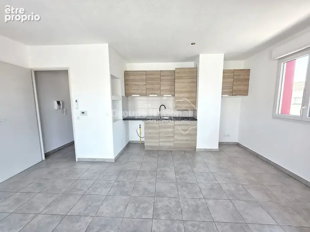 À vendre -Bel appartement T2 de 43 m² avec grande terrasse et double parking -Centre-ville de Miramas - photo 7