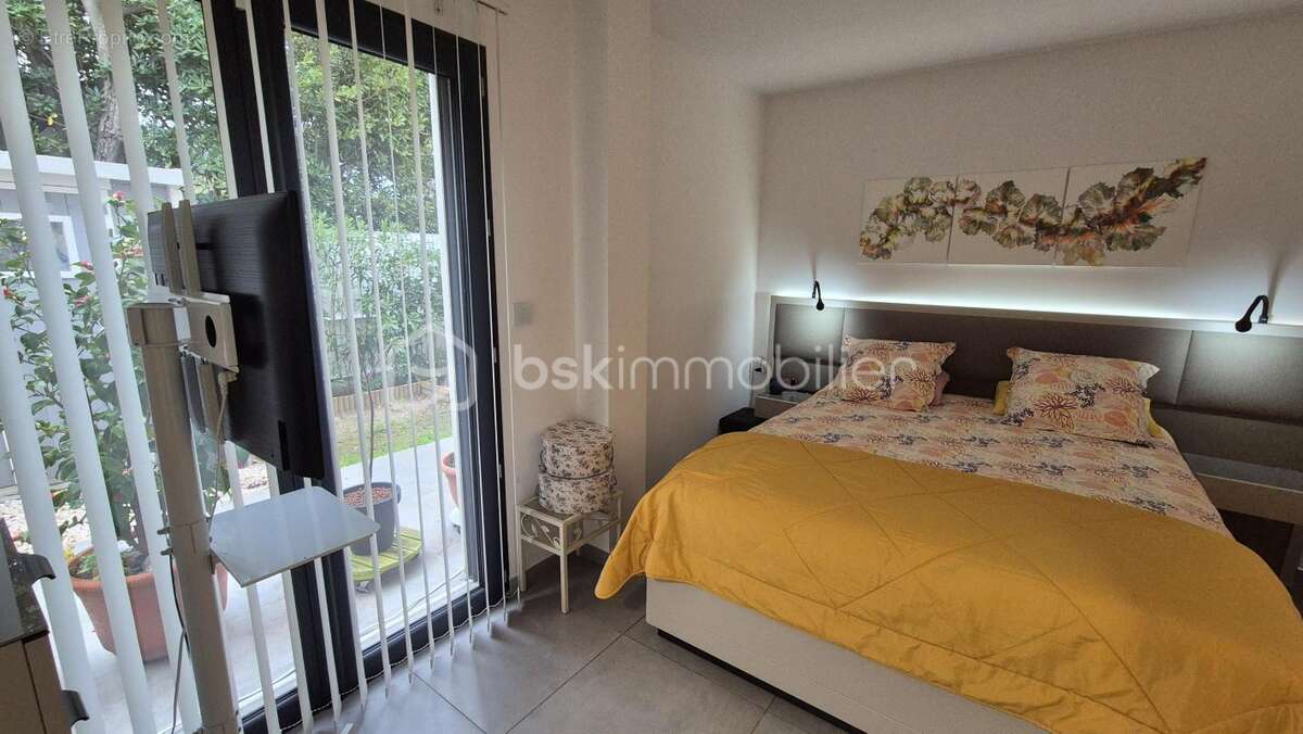 A vendre villa recente trois faces de 108m² sur terrain de 300m² en impasse a saint cyprien plage - proche du port - trois chamb - photo 16