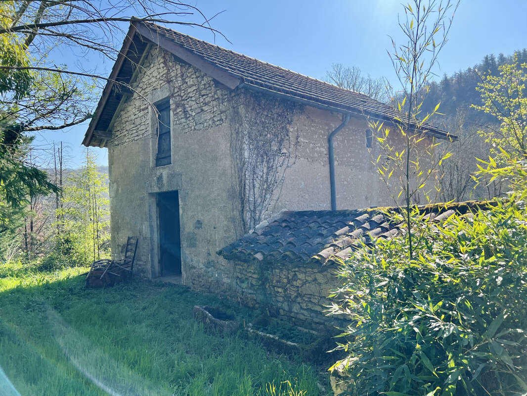 Maison à SAULIAC-SUR-CELE