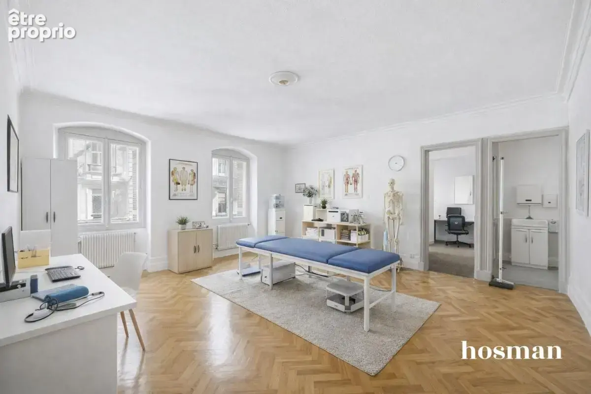 Local professionnel lumineux de 120 m² - Pouvant être transformé en appartement - Cours d'Alsace-et-Lorraine, Bordeaux - - photo 19