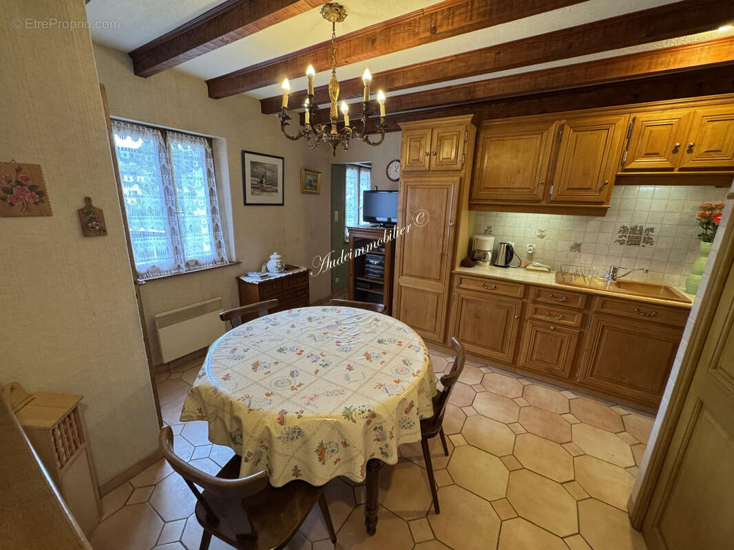 Maison à COUIZA
