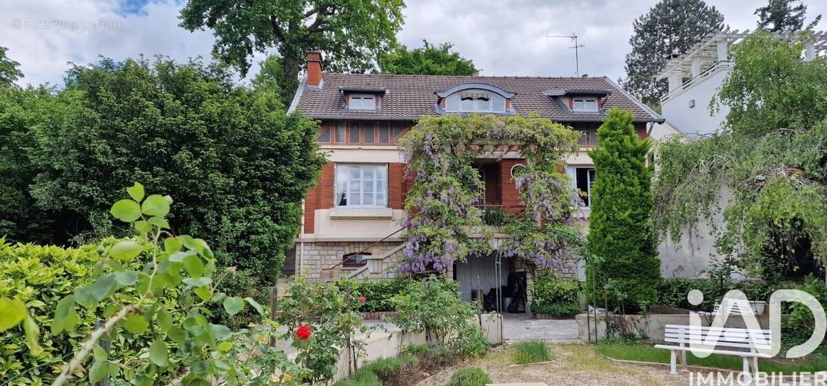 Photo 1 - Maison à VILLE-D'AVRAY