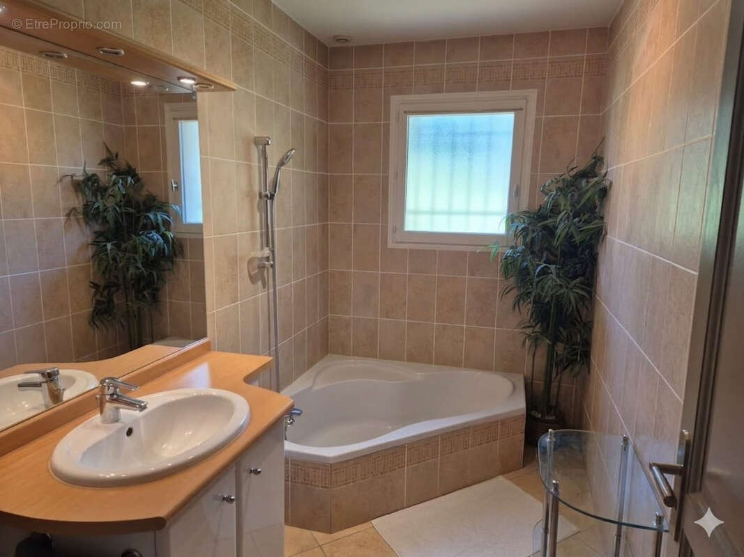 Maison à SAINT-CYR-AU-MONT-D'OR