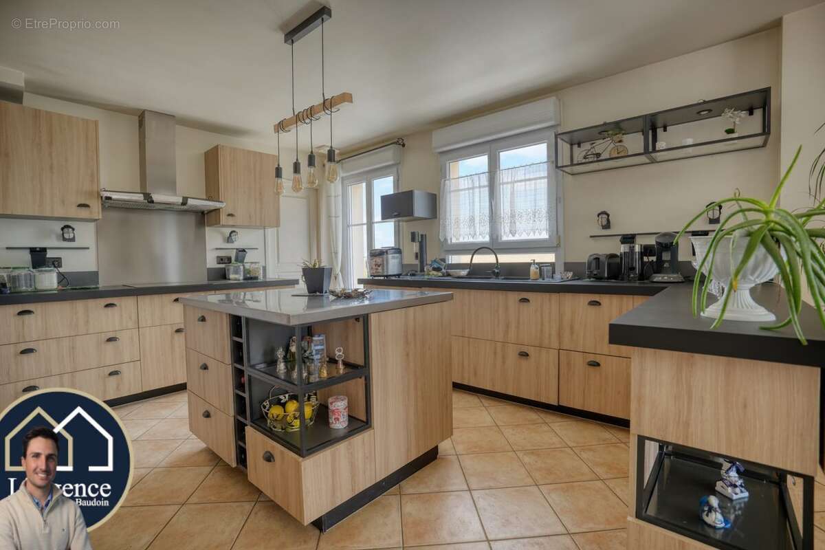 Maison à SAINT-LAURENT-LA-GATINE