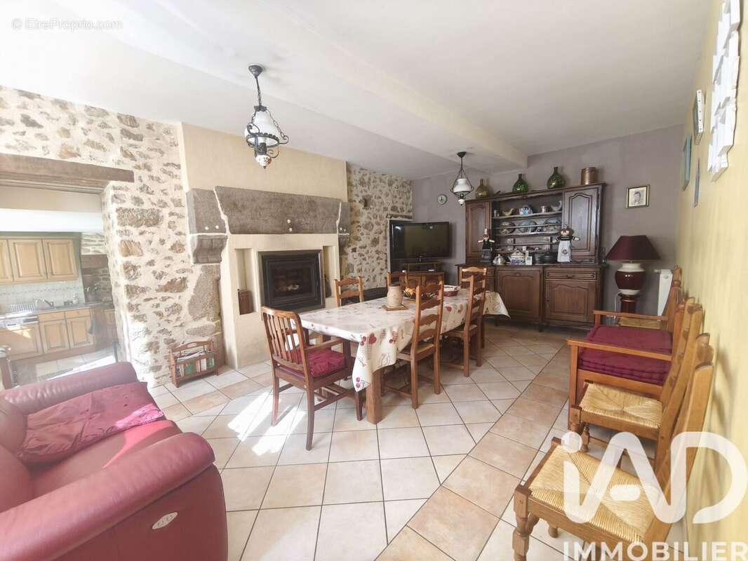 Photo 2 - Maison à VILLAINES-LA-JUHEL