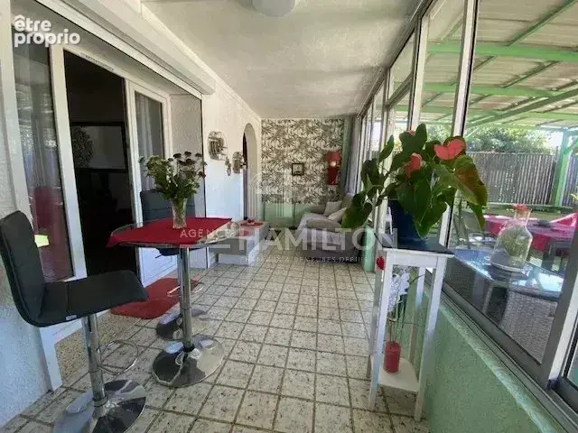 Bas de villa T3  + Studio indépendant et 180 m² de jardin privatif - photo 8