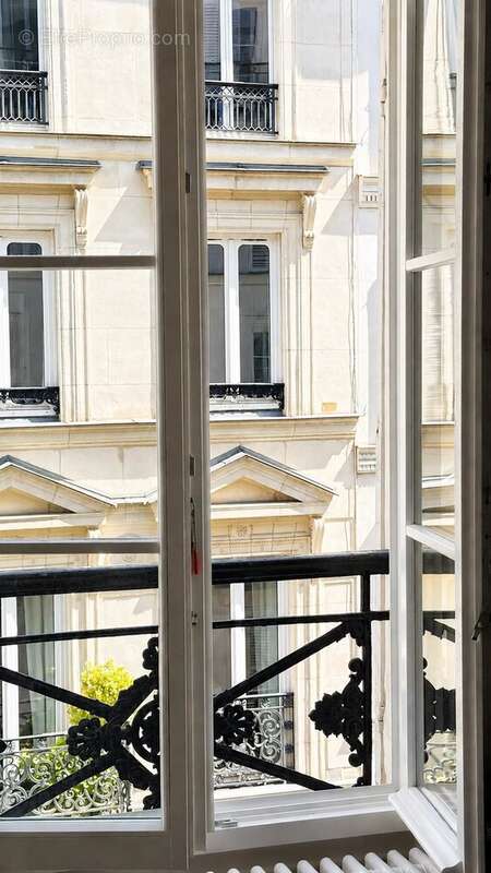 Appartement à PARIS-9E