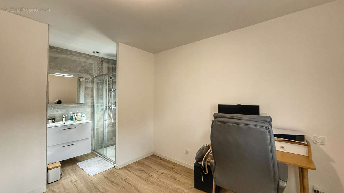 Appartement à RENAGE