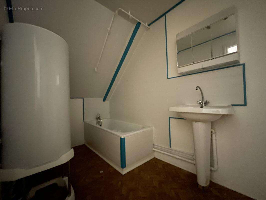 Appartement à SAINT-CERNIN