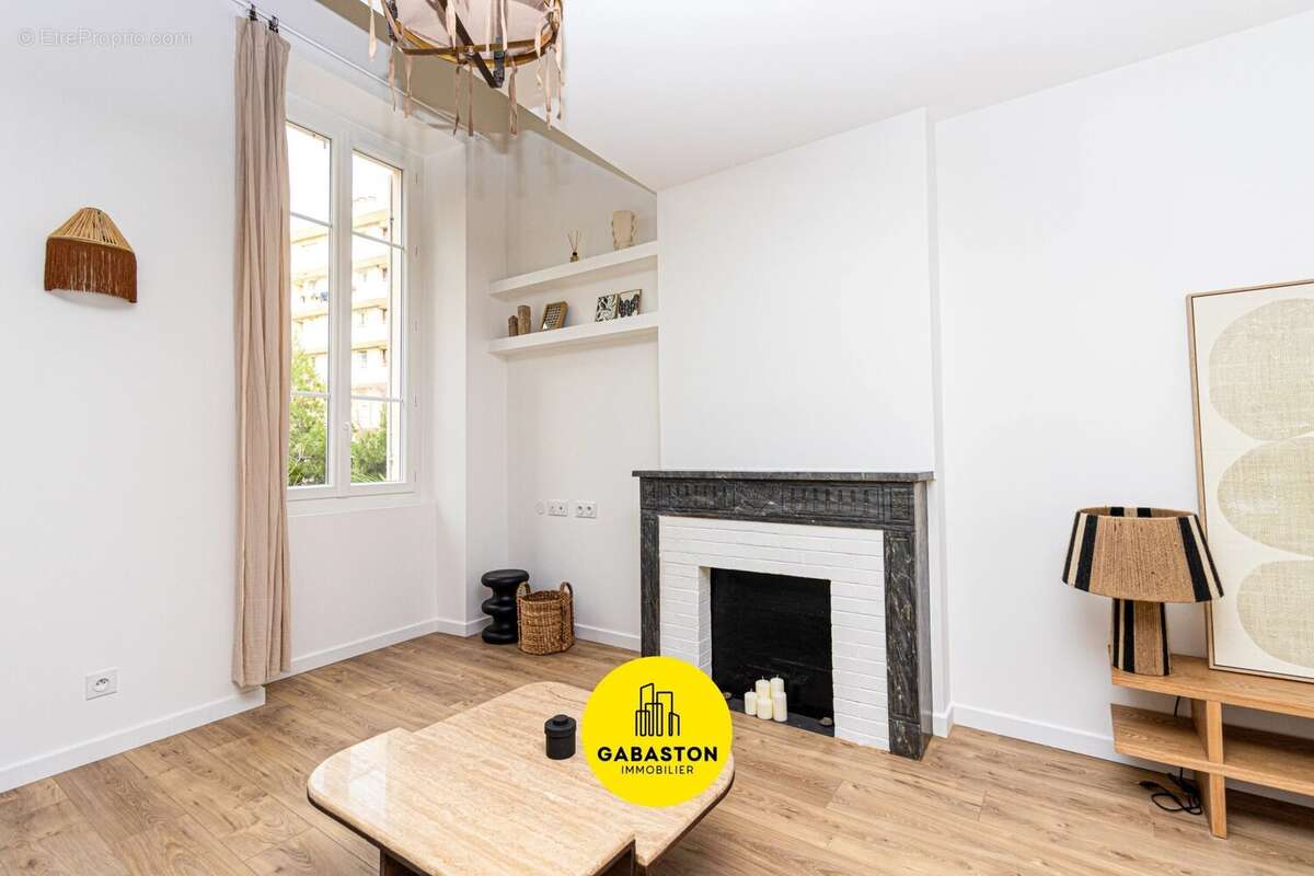 Appartement à MARSEILLE-4E