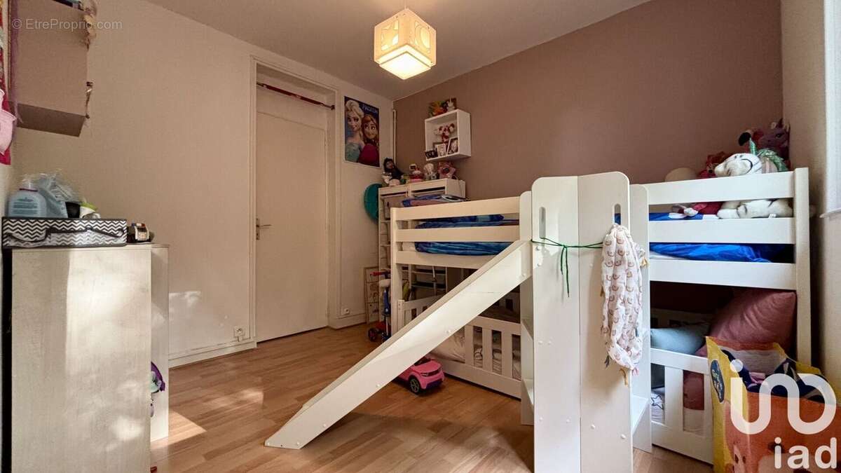 Photo 2 - Appartement à SAINTE-GENEVIEVE-DES-BOIS