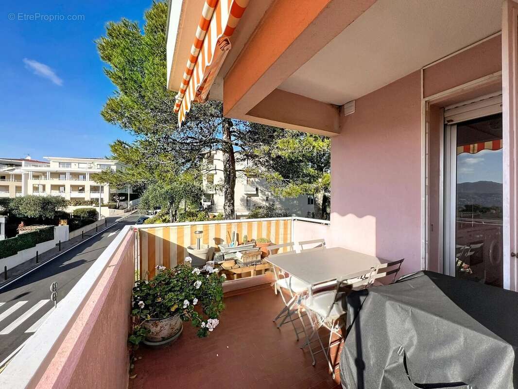 Appartement à LE CANNET