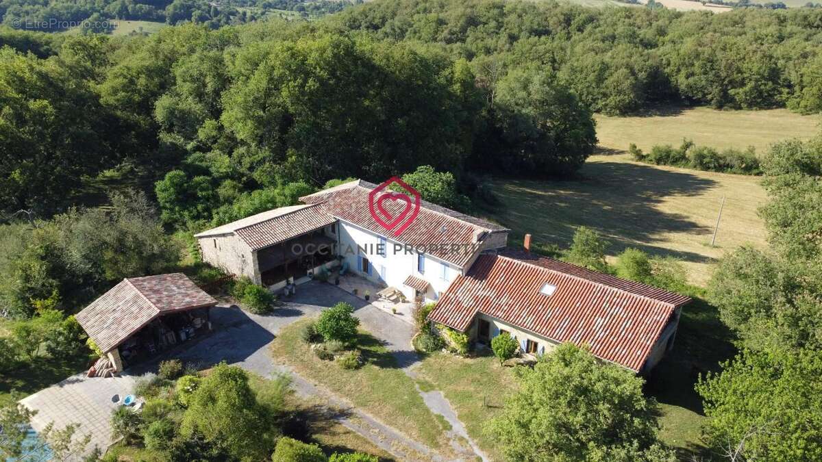 Propriétés de 2 maisons et dépendance - photo 21