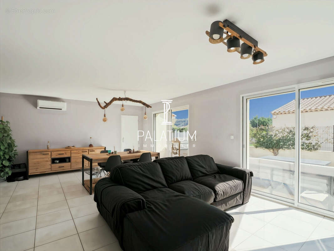 Maison à VINON-SUR-VERDON