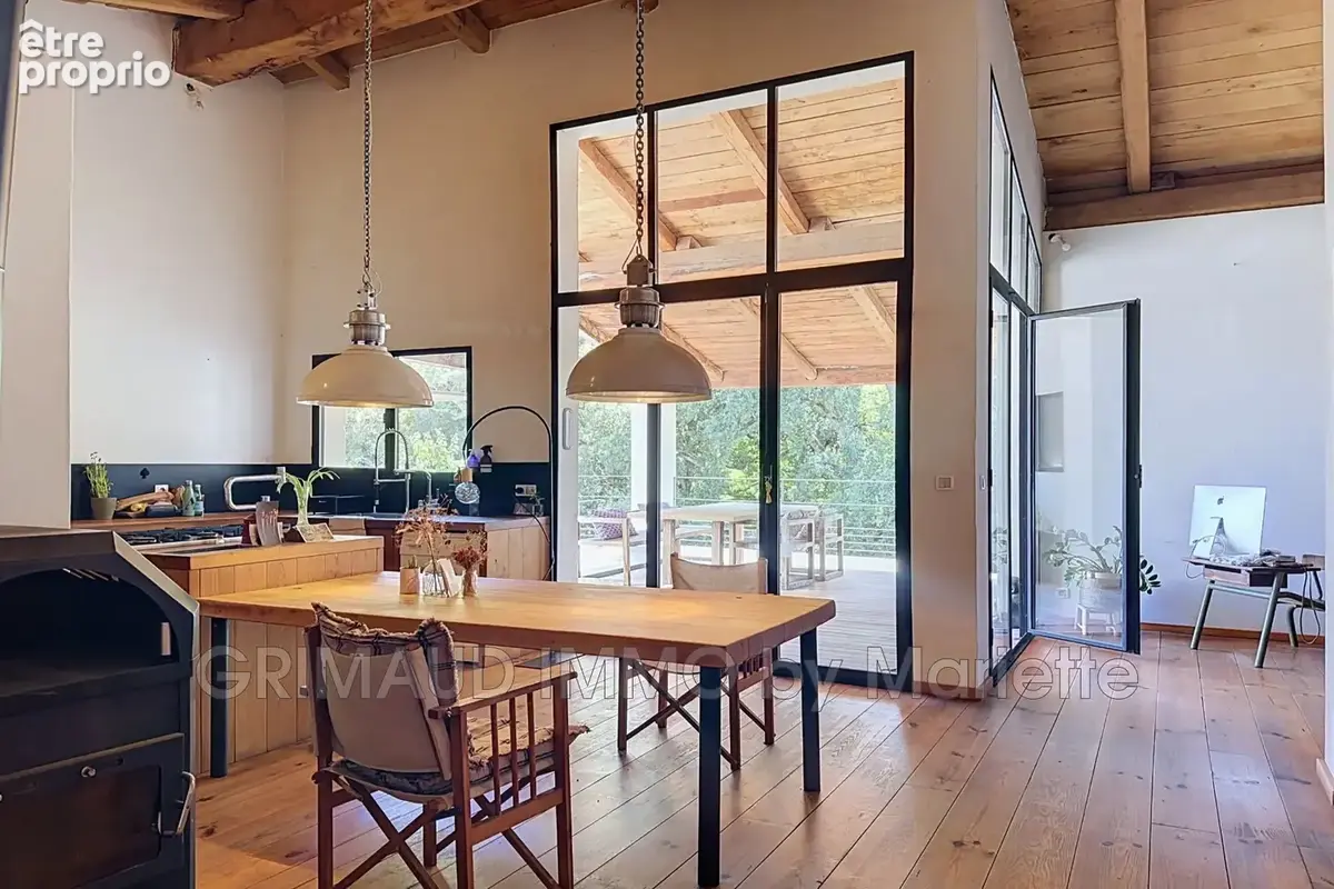 Photo Maison à La Mole au prix de 645 000€