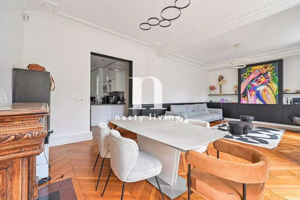 Appartement à PARIS-17E