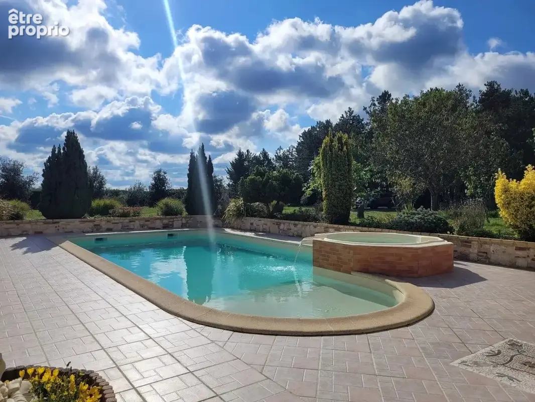 Superbe propriété en pierre avec dépendances, garage, piscine, spa et terrain de 6700 m². - photo 15
