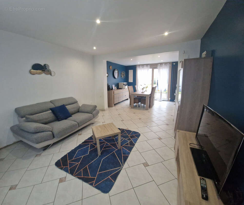 SEMI PLAIN PIED INDIVIDUEL rénové de 175 m2, 5 chambres voir+, garage et jardin sur Sailly Labourse - photo 5