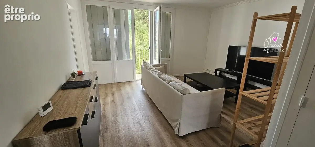 Appartement 5 pièces 70 m² à vendre à Cholet (49300) - photo 2