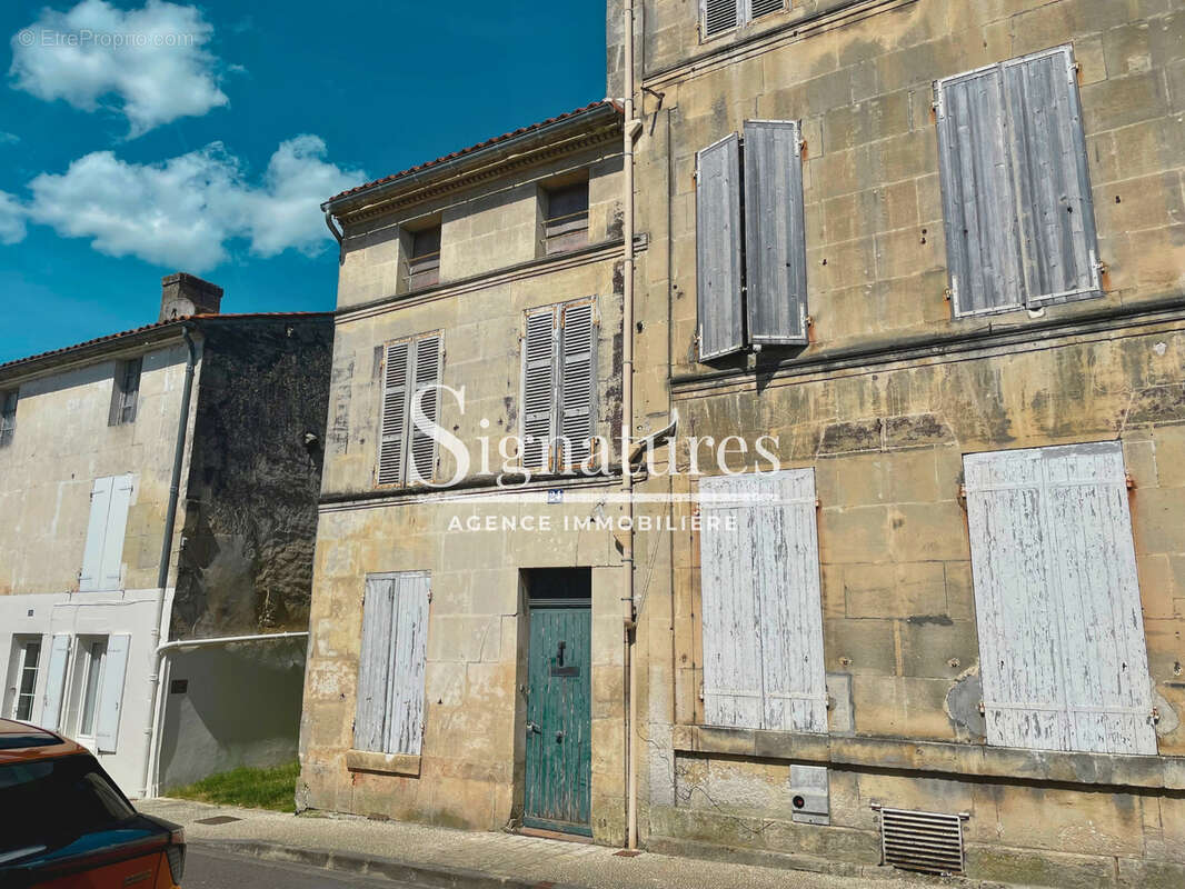 Maison à JARNAC