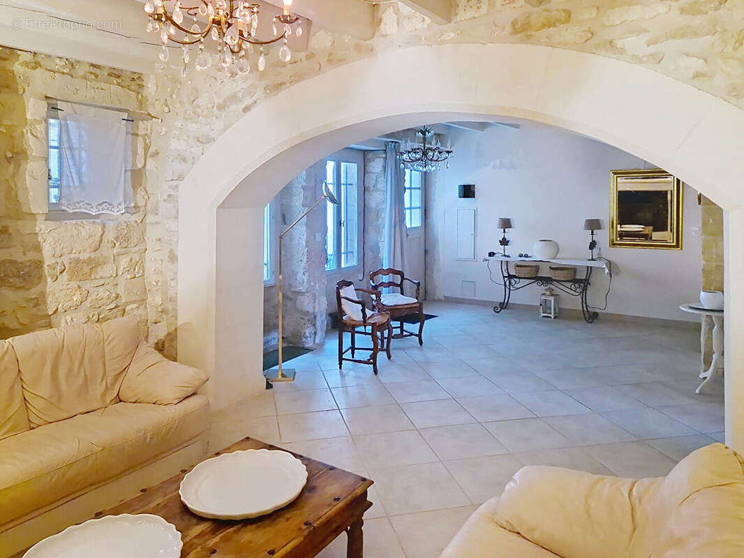 Maison à VILLENEUVE-LES-AVIGNON