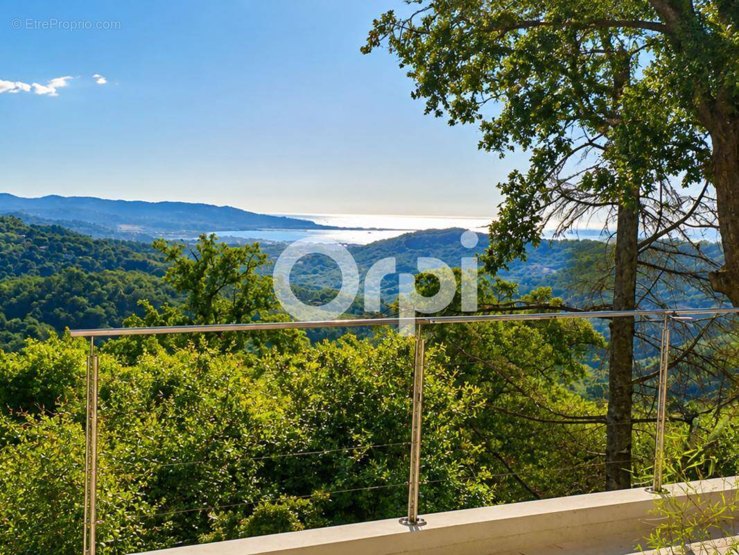 Photo Maison à Les Adrets-De-L'esterel au prix de 845 000€