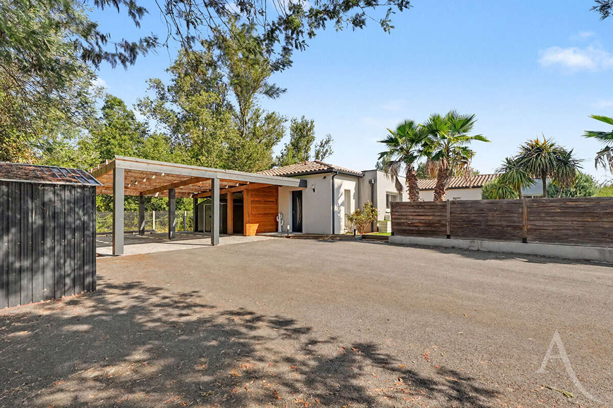 Villa contemporaine Plain pied- 172m² - Piscine - Terrain 1230 m² - photo 2