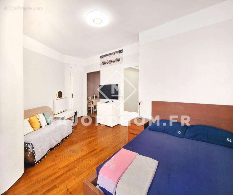 Appartement à MARSEILLE-1E