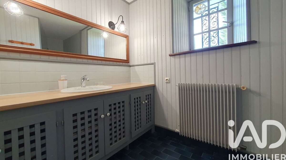 Maison 182 m² à Montreuil-Bellay  - photo 9