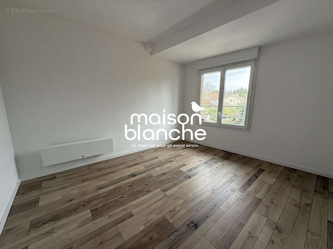 Maison à COUTRAS