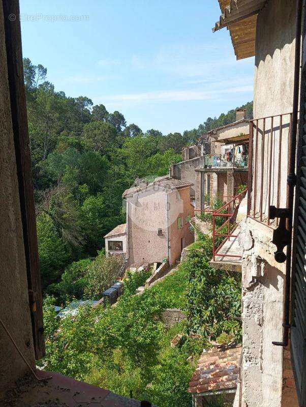 Appartement à ENTRECASTEAUX
