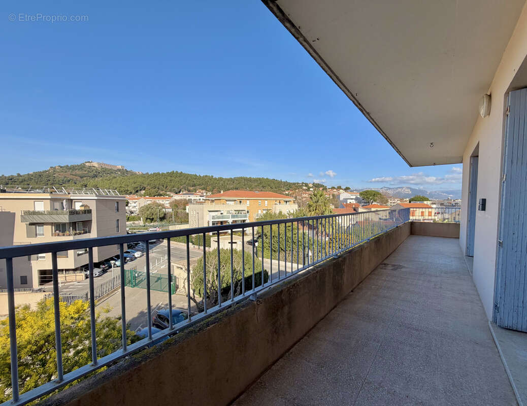 Appartement à SIX-FOURS-LES-PLAGES