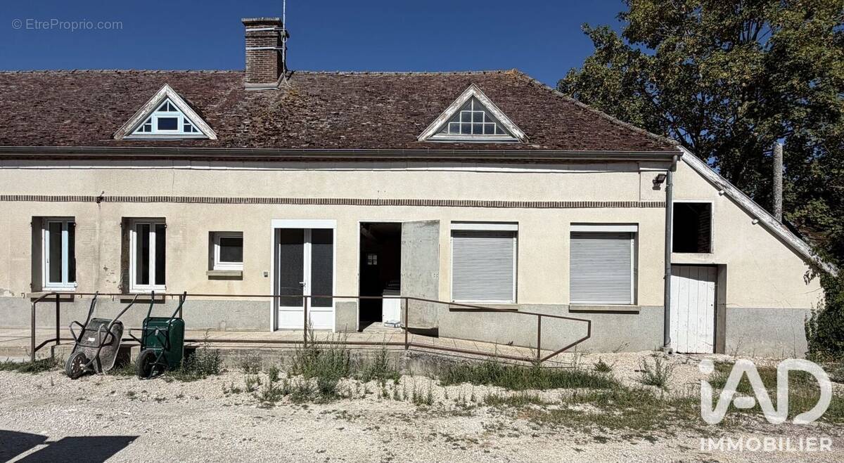 Photo 1 - Maison à LE PAVILLON-SAINTE-JULIE