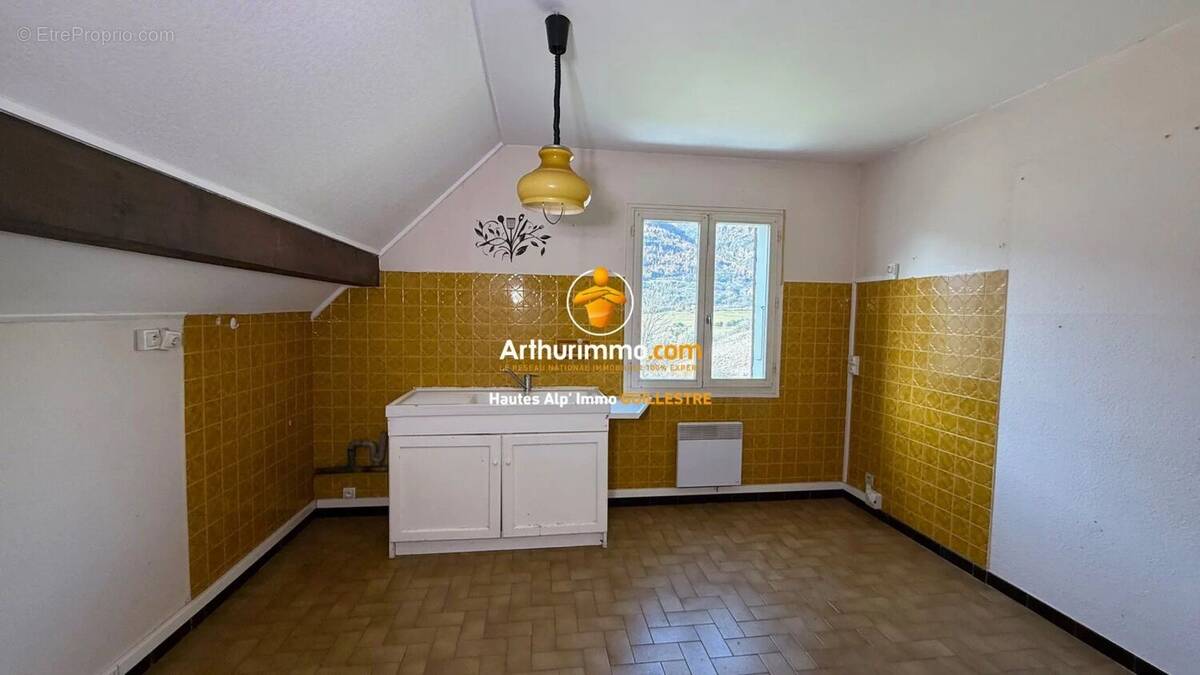 Appartement à SAINT-CREPIN