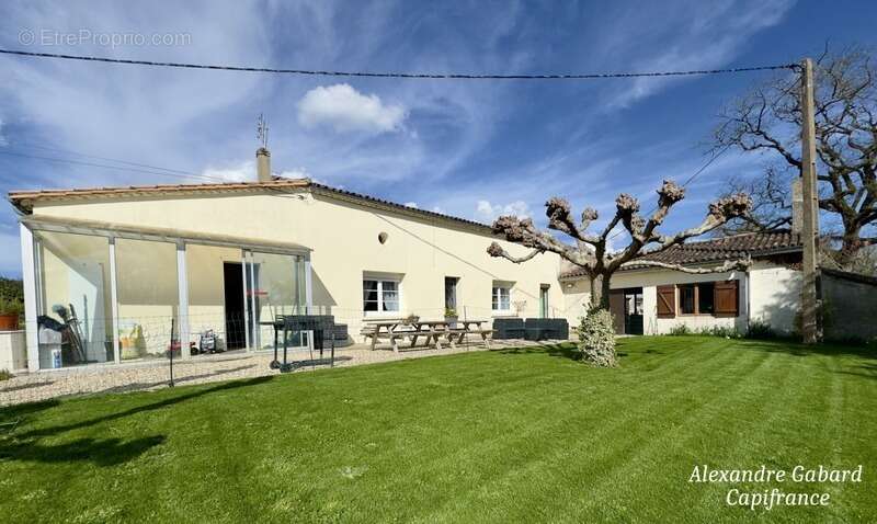 Maison à RAUZAN