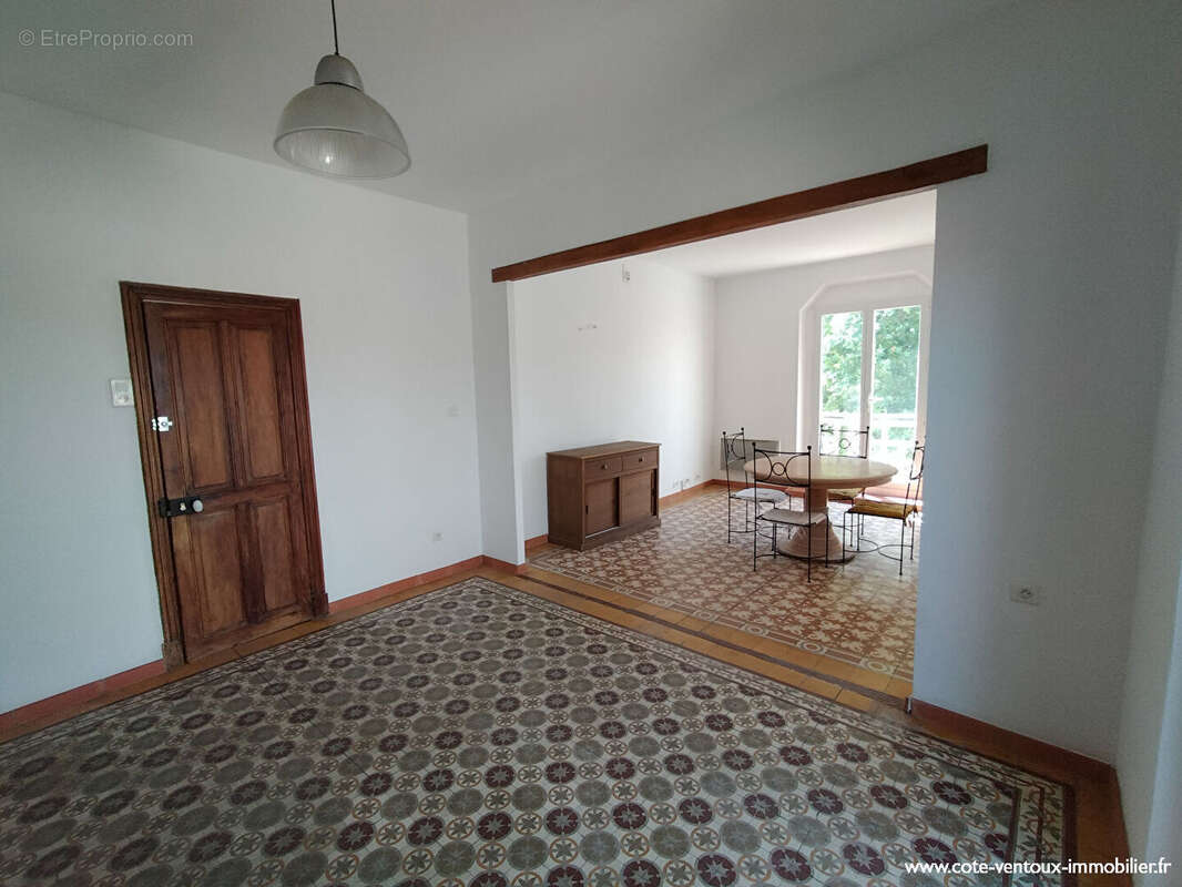 Très bel appartement 55 m² - Jardins privatifs , terrasse et stationnements - photo 2