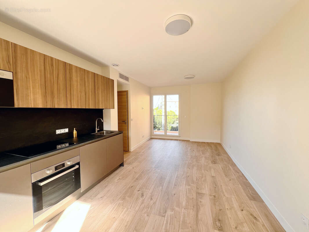 Appartement à MANDELIEU-LA-NAPOULE