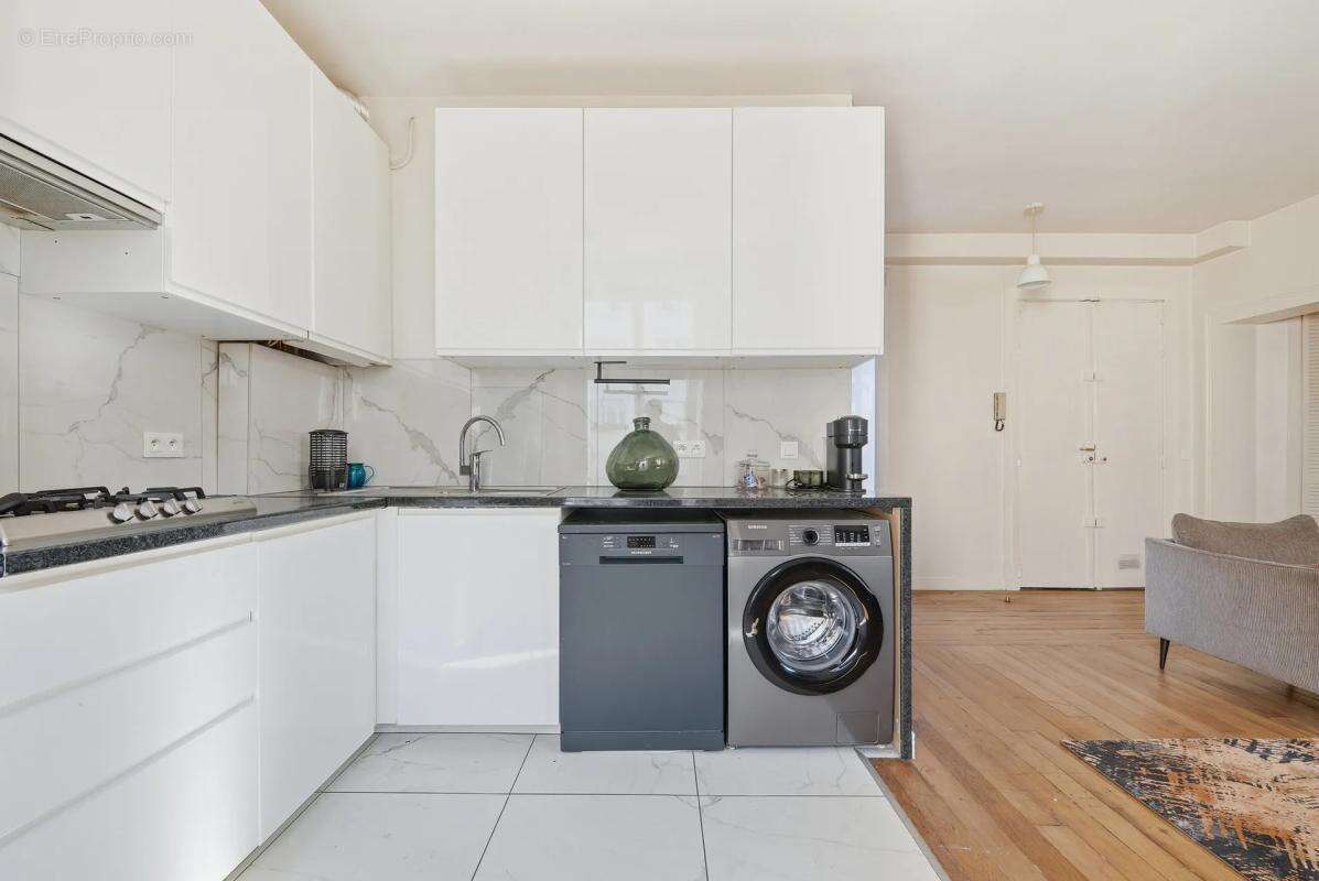 Appartement à CHARENTON-LE-PONT