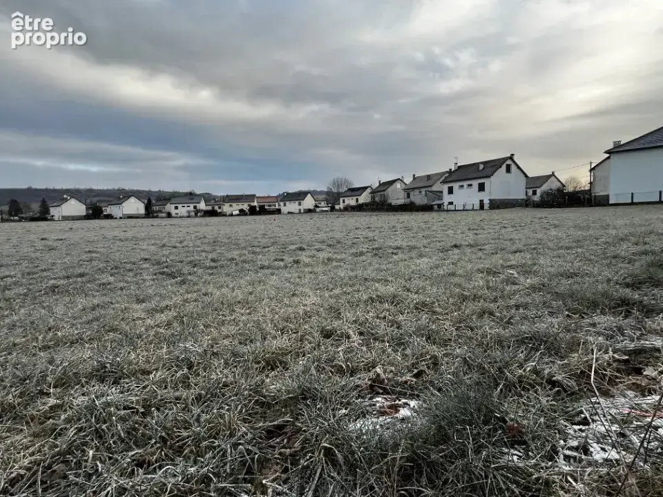 Terrain à JUSSAC