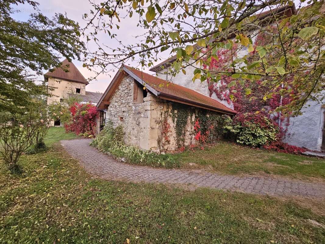 Maison à YENNE