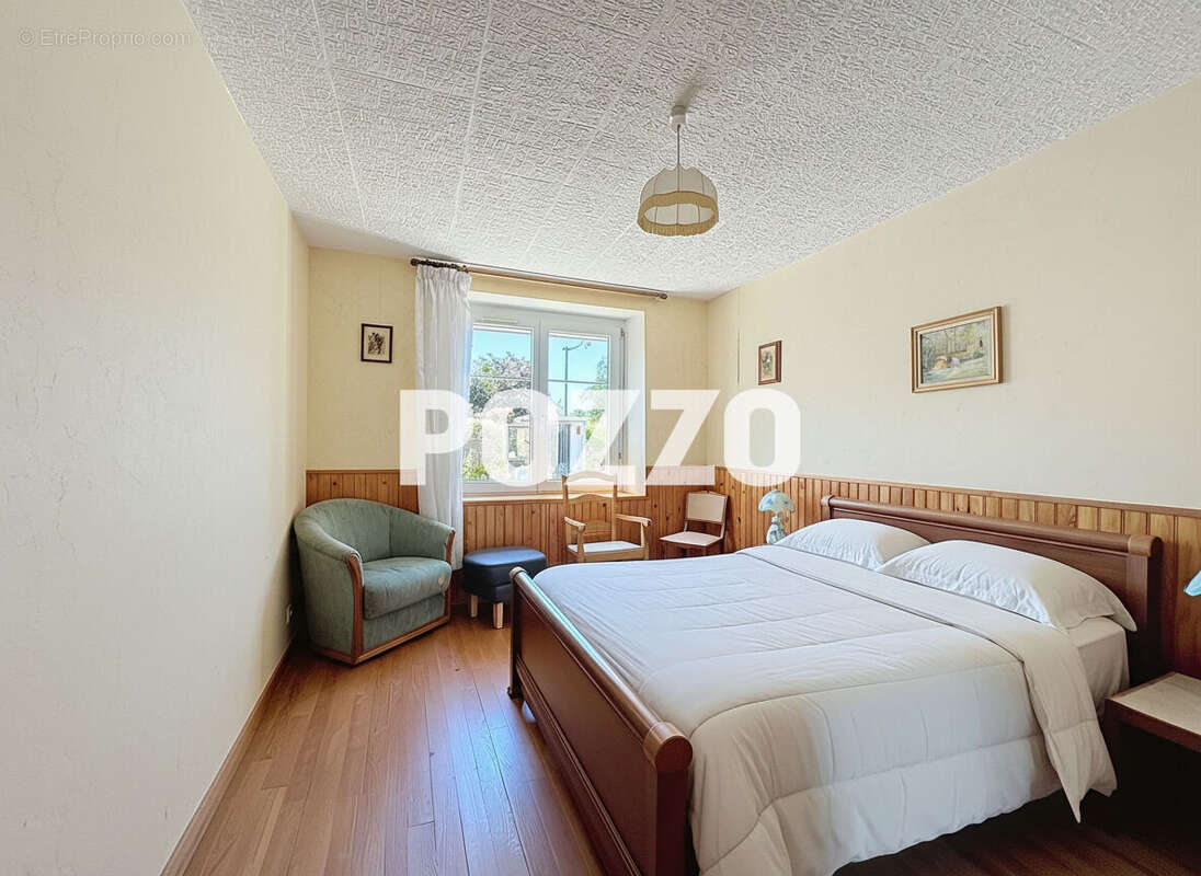 Maison Bricqueville Sur Mer (50290) 9 pièce(s) 180 m2 Terrain 18825 m² - photo 6
