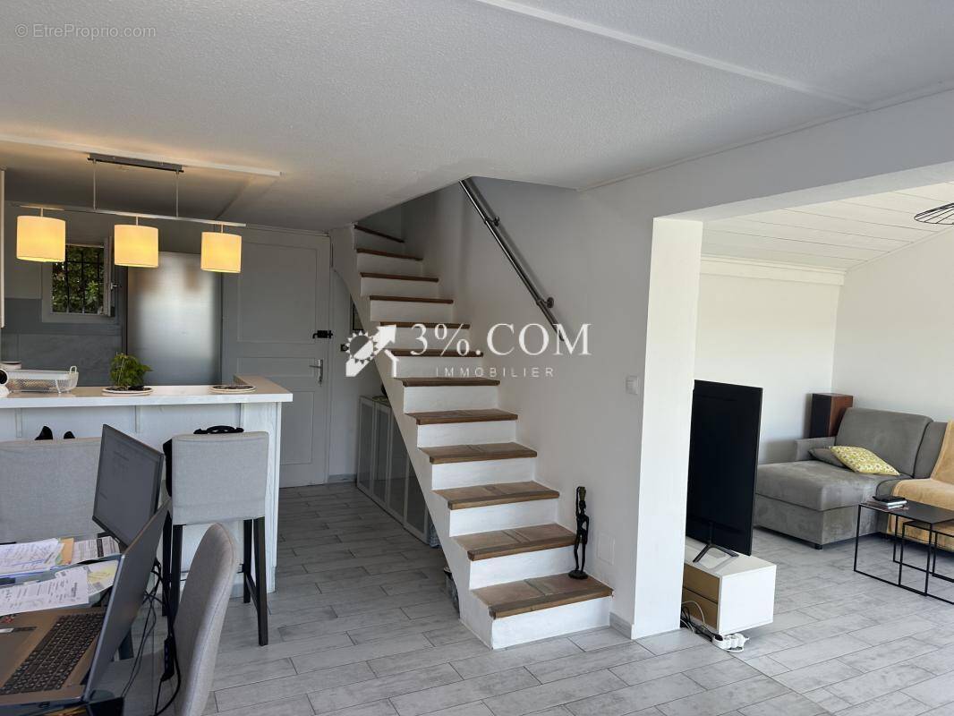 Appartement à COGOLIN