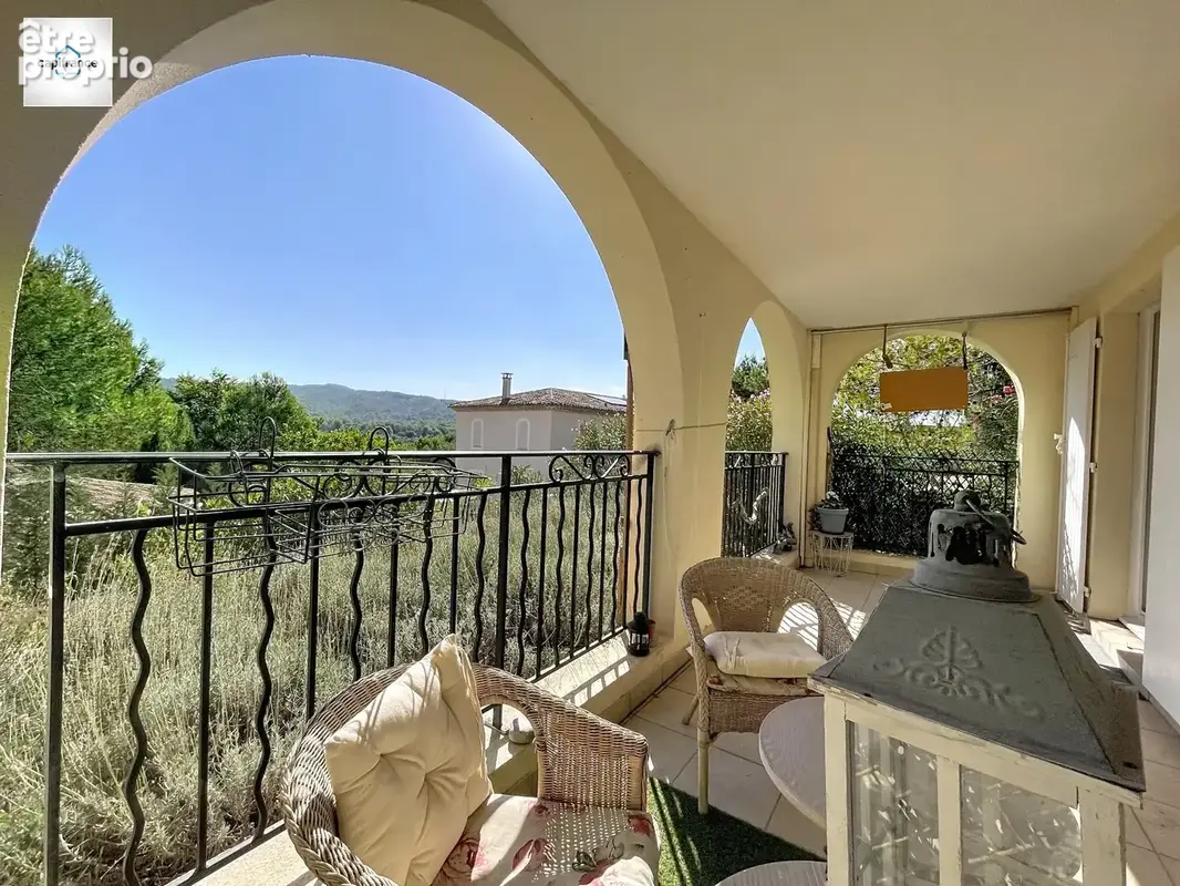Domaine et golf de Pont royal appartement de 64 m² .  Terrasse avec vue dégagée,  Piscine résidentielle, Garage box fermé, cave - photo 7