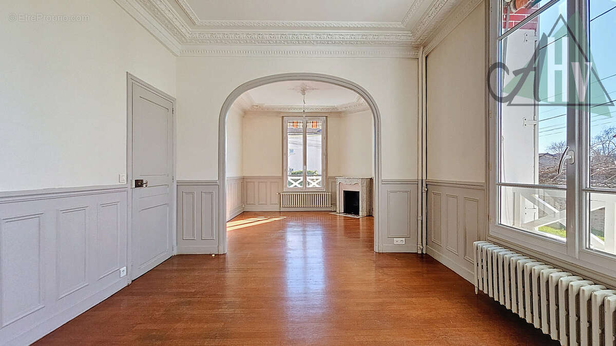 Maison à BROU-SUR-CHANTEREINE