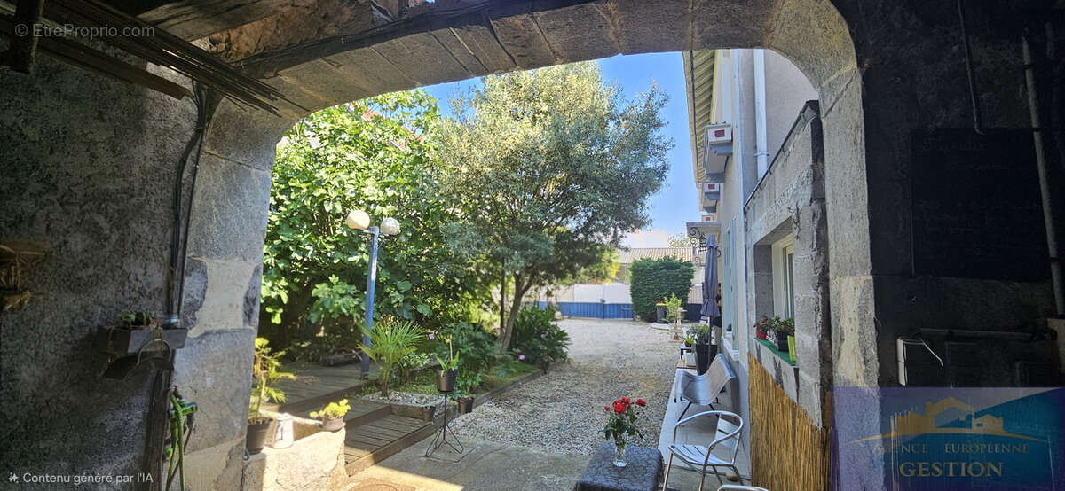 Maison à PONTACQ