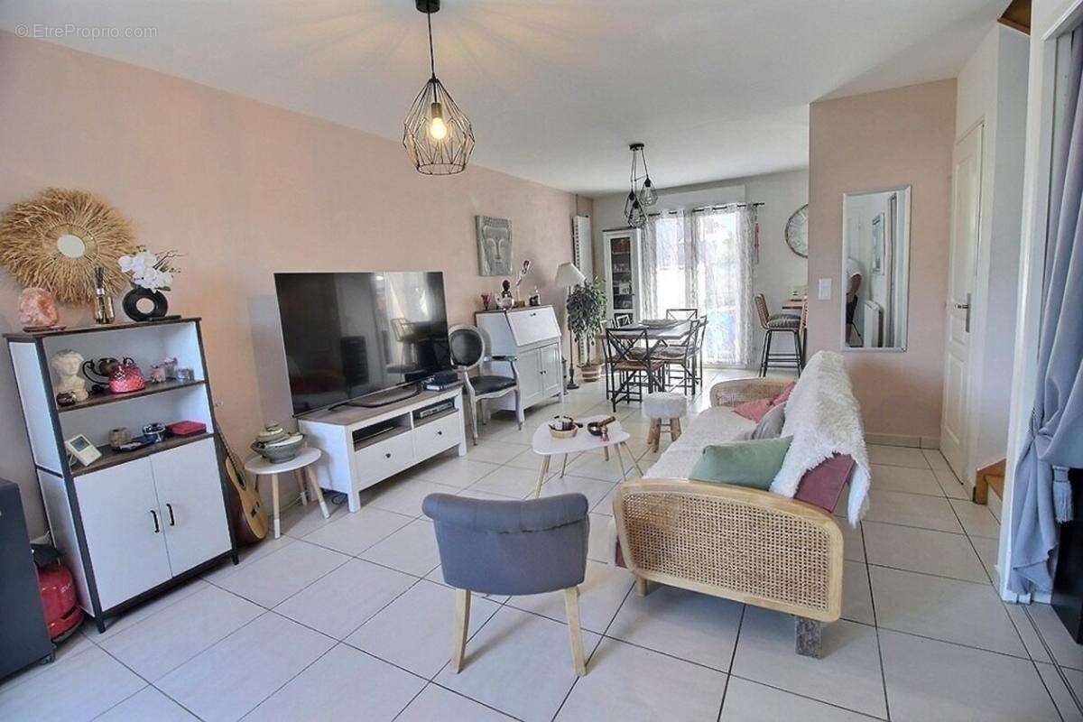 Maison récente de 2019 – 82 m² – 3 chambres – Garage – Terrain de 165 m² – Impasse au calme – Silly-le-Long - photo 2